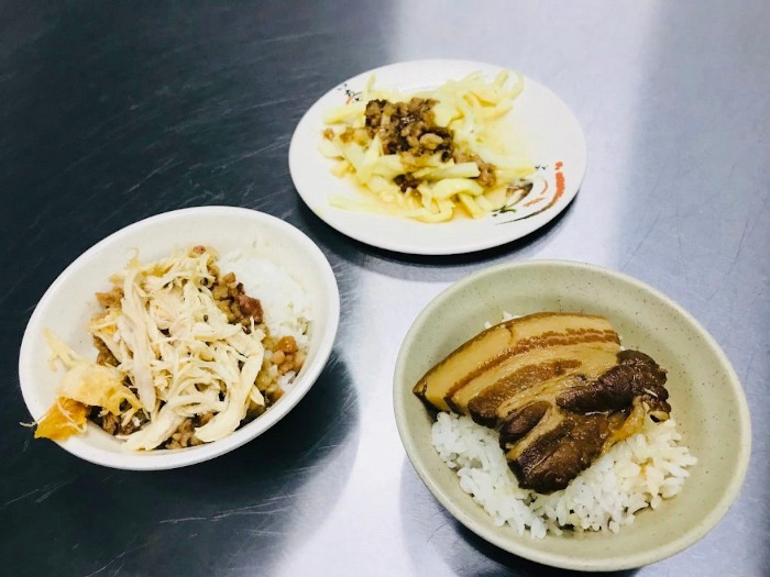 Taiwan street food Turkey Rice & Braised Pork Rice (right)soy-stewed pork with rice